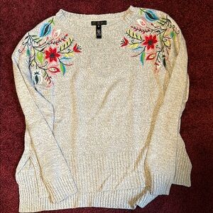 Embroidered Floral Sweater - Light Gray